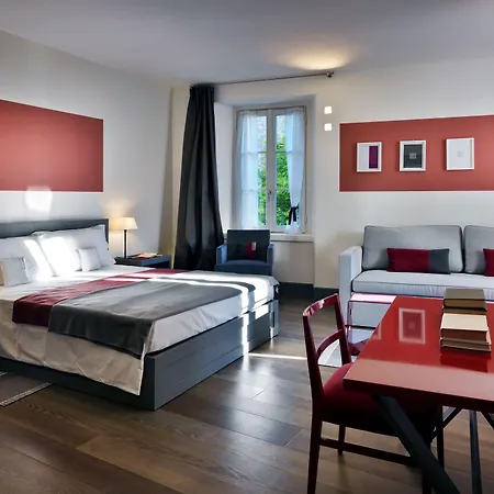 Gombithotel Hotell 4*