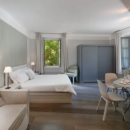 Gombithotel Hotell 4*