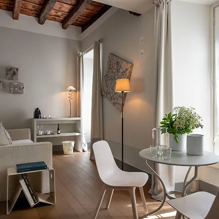 Gombithotel Ξενοδοχείο 4*