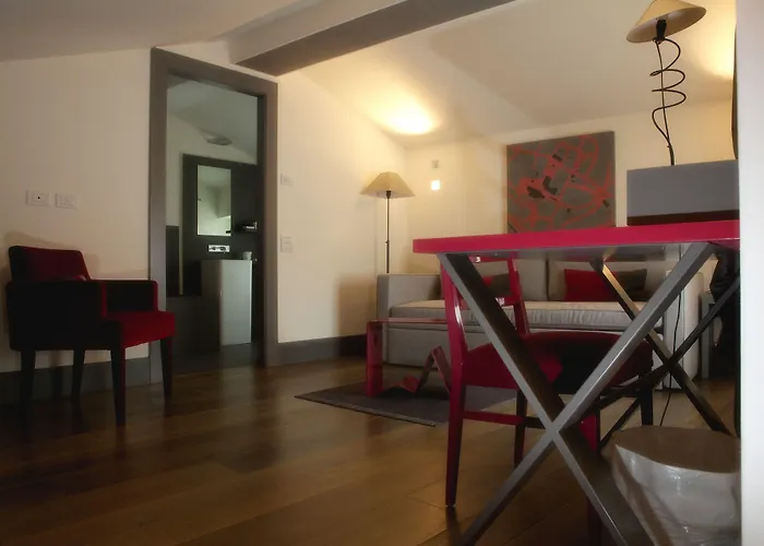 מלון Gombithotel 4*