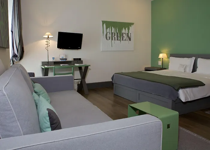 Gombithotel מלון 4*