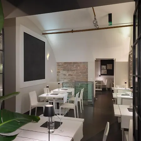 Gombithotel Hotel